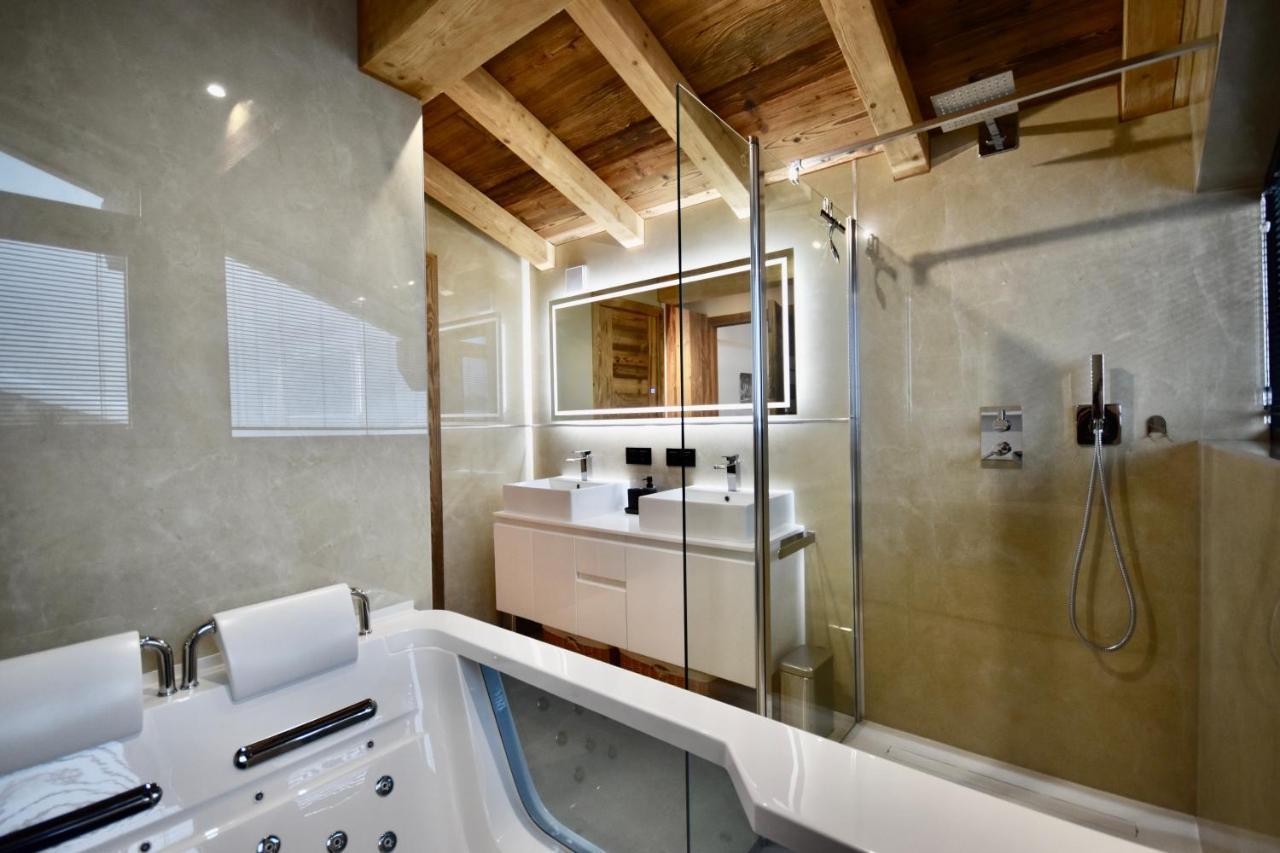 De Luxe Avec Magnifique Vue A Courchevel, 5 Chambres, 15 Pers Chalet