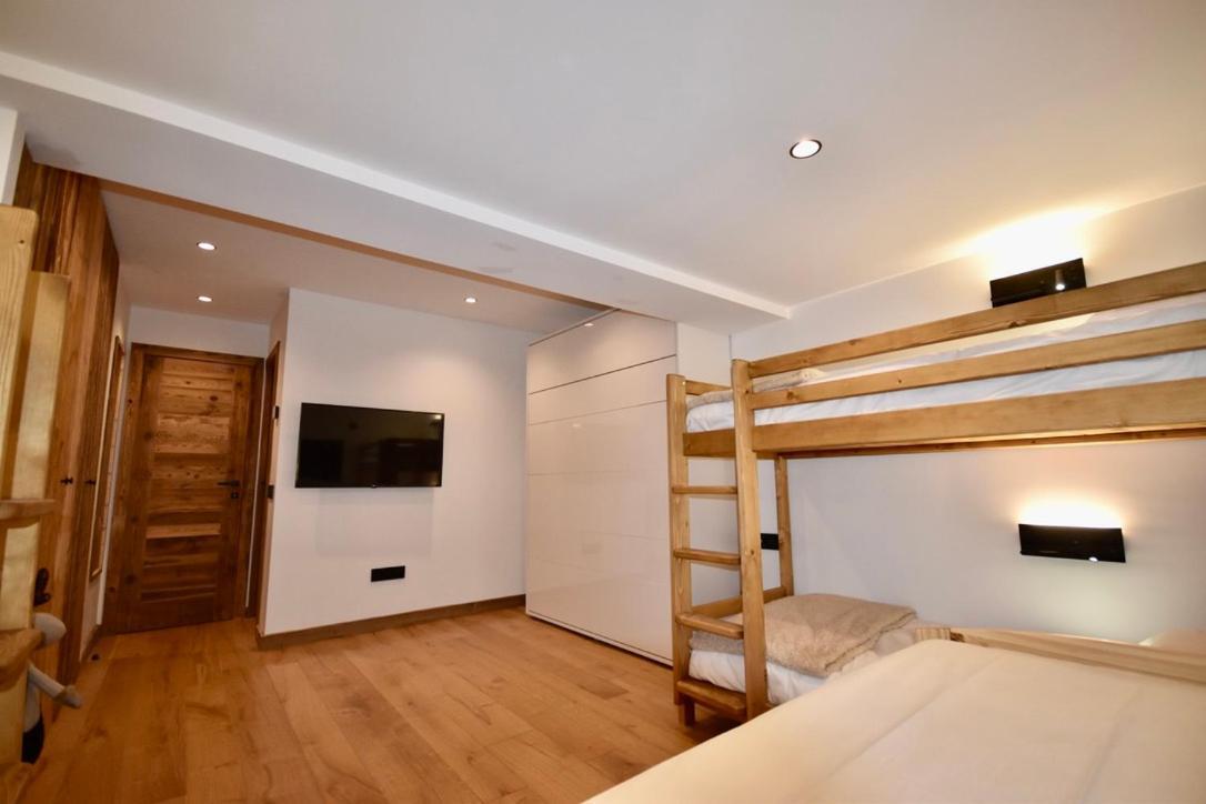 Chalet De Luxe Avec Magnifique Vue A Courchevel, 5 Chambres, 15 Pers